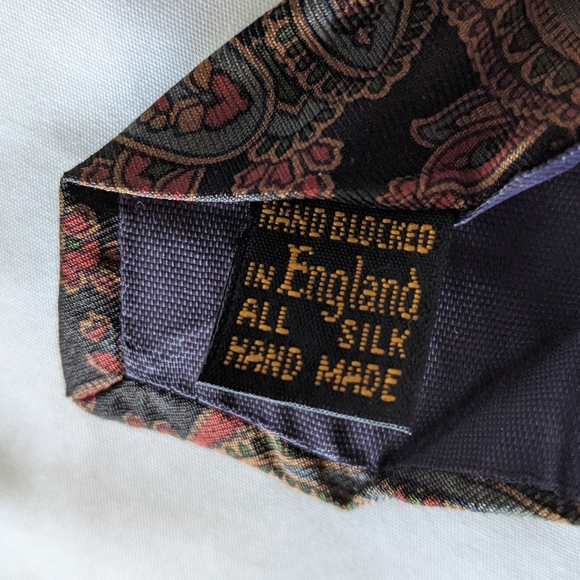 Charwood Davidsons of Virginia Silk Necktie - Picture 10 of 10